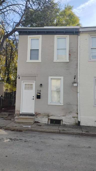 Main picture of 118 E Springer St