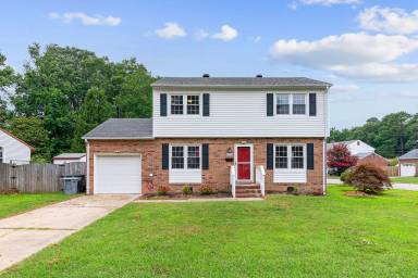 Main picture of 123 Eastlawn Dr