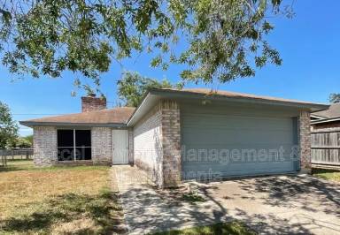 Main picture of 120 W Tamarack Ave