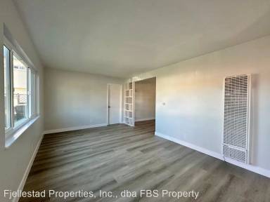 Main picture of 5565 Roswell St