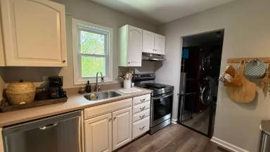 Main picture of 10406 Hillside Ln