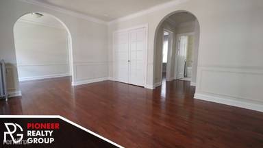 Main picture of 540-48 W Surf St