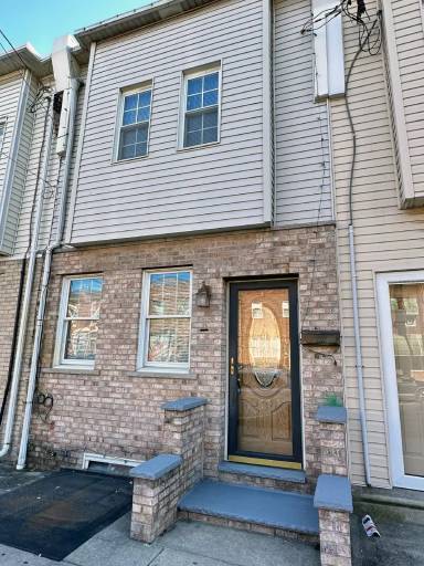 Main picture of 338 Snyder Ave