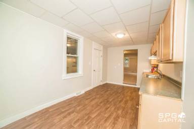 Main picture of 325 N East St