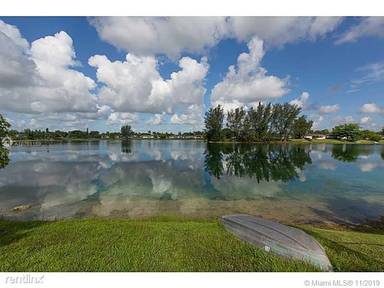 Main picture of 16330 SW 109th Ave