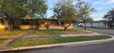 Main picture of 637 Pennington Dr