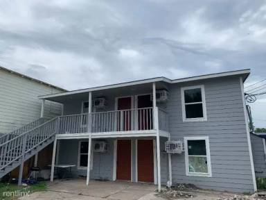 Main picture of 120 S 79th St