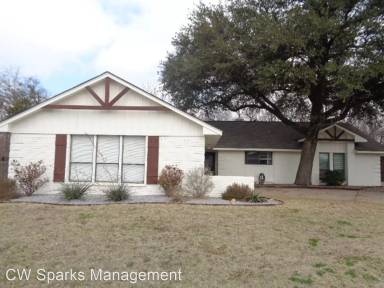 Main picture of 104 Lakedale Dr