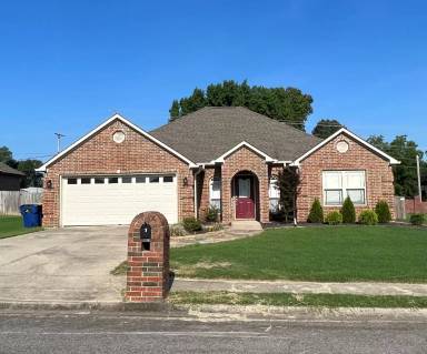 Main picture of 3 Talladega Dr