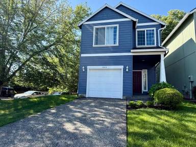 Main picture of 17610 SW Falling Leaf Ct