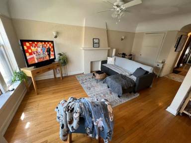 Main picture of 3317 N Oakland Ave
