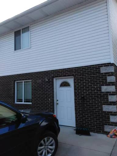 Main picture of 205 S 1st St