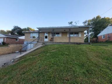 Main picture of 209 E Roger Dr