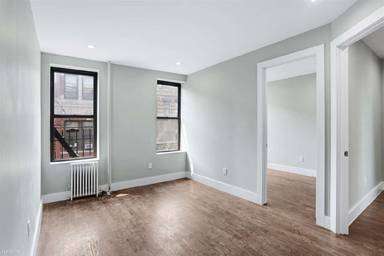 Main picture of 311 E 109th St
