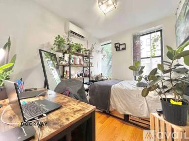 Main picture of 1300 Halsey St