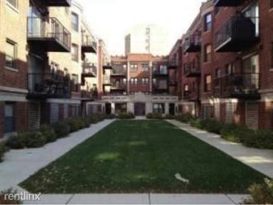 Main picture of 4631 S Drexel Blvd