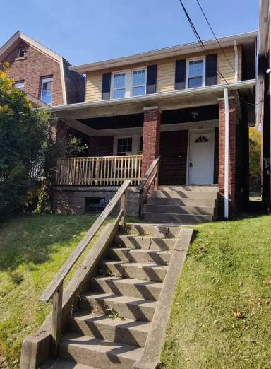 Main picture of 102 Laclede St