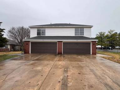 Main picture of 780 N Daisy Ln