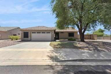 Main picture of 7643 E Caballero St