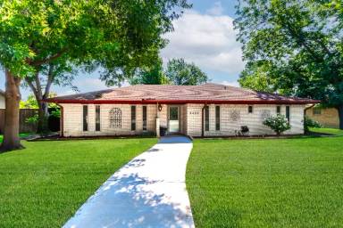 Main picture of 2422 Cypress Dr