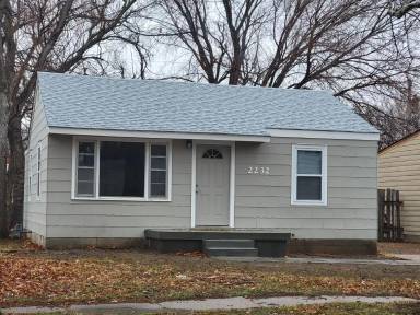 Main picture of 2232 S Laura Ave