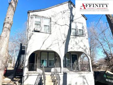 Main picture of 3318 E 10th St