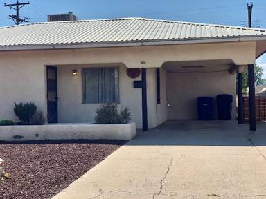 Main picture of 901 Valencia Dr NE