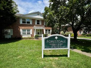 Main picture of 1010 Hendersonville Rd