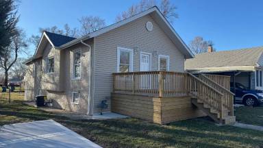 Main picture of 323 N Illinois Ave