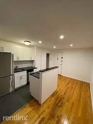 Main picture of 435 E 86th St