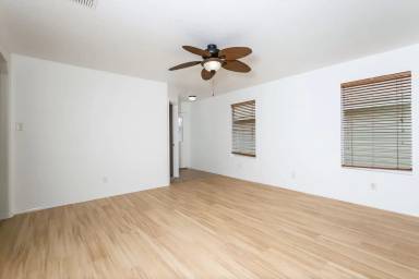 Main picture of 155 Palma Noce
