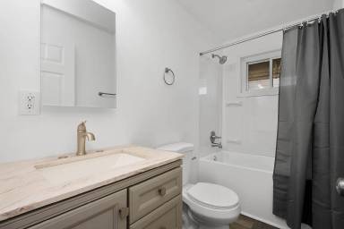 Main picture of 701 Monterey St