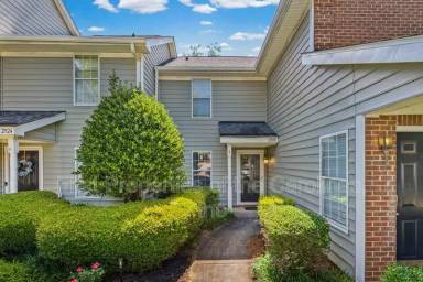 Main picture of 2920 Iron Gate Ln
