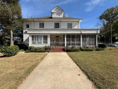 Main picture of 404 Park Ave