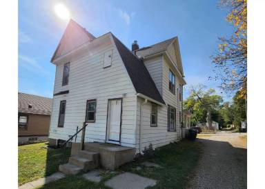 Main picture of 2014 S Clinton St