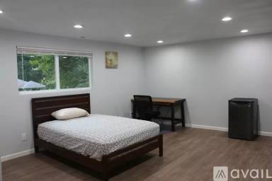 Main picture of 15422 Linden Ave N
