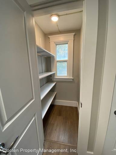 Main picture of 715 N 9th St