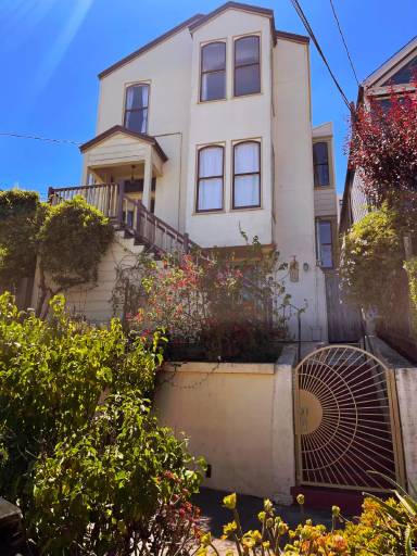 Main picture of 88 Mirabel Ave