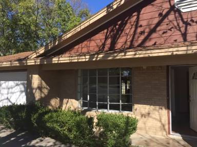Main picture of 2400 Beverly Dr