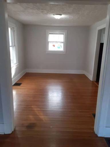 Main picture of 108 W Collins Ct