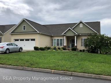Main picture of 490 Garnet Hill Dr