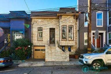 Main picture of 36 Pond St