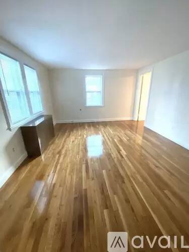 Main picture of 96 Greenleaf St