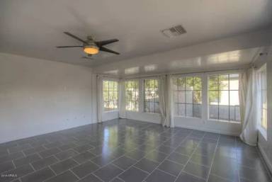 Main picture of 528 E Osborn Rd