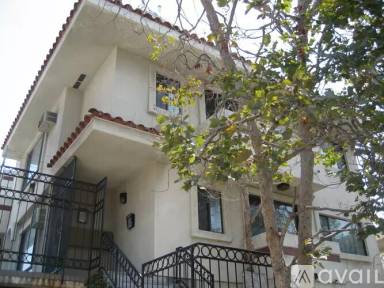 Main picture of 3648 Motor Ave