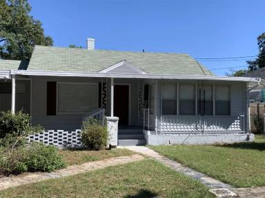 Main picture of 3009 Lee St