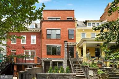 Main picture of 2456 Ontario Rd NW
