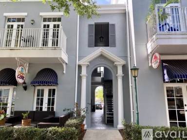 Main picture of 691 Front Street