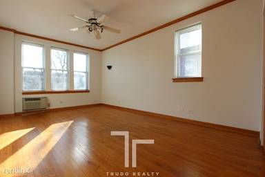 Main picture of 642 W Buckingham Pl