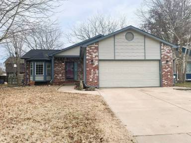 Main picture of 2710 S Yellowstone St